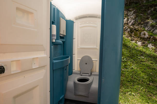 Best Portable toilet rental cost  in Madison, WV